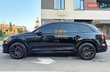 Внедорожник / Кроссовер Audi Q7 2021 в Киеве
