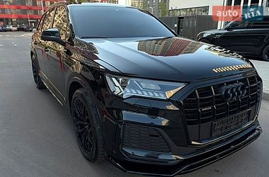 Внедорожник / Кроссовер Audi Q7 2021 в Киеве