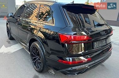 Внедорожник / Кроссовер Audi Q7 2021 в Киеве