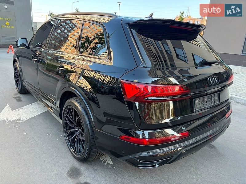 Внедорожник / Кроссовер Audi Q7 2021 в Киеве