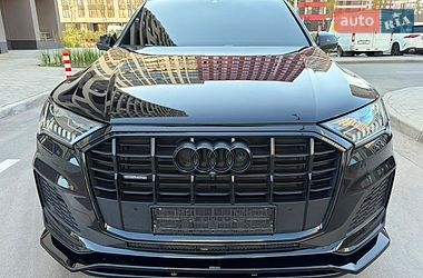 Внедорожник / Кроссовер Audi Q7 2021 в Киеве