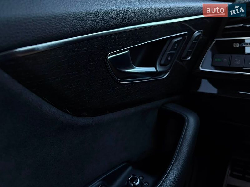 Внедорожник / Кроссовер Audi Q7 2021 в Киеве