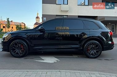 Внедорожник / Кроссовер Audi Q7 2021 в Киеве