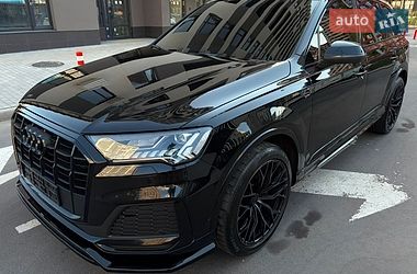 Внедорожник / Кроссовер Audi Q7 2021 в Киеве