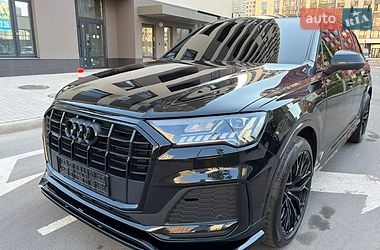 Внедорожник / Кроссовер Audi Q7 2021 в Киеве