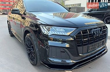 Внедорожник / Кроссовер Audi Q7 2021 в Киеве