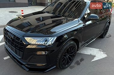 Внедорожник / Кроссовер Audi Q7 2021 в Киеве