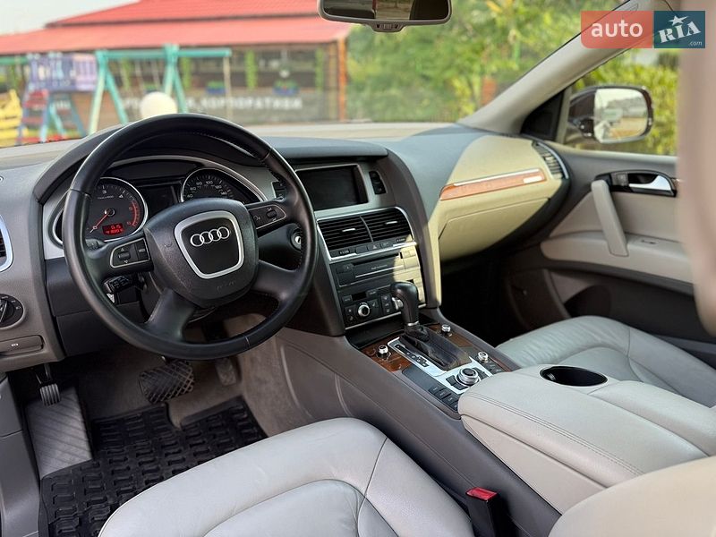 Позашляховик / Кросовер Audi Q7 2011 в Києві