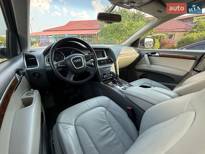Позашляховик / Кросовер Audi Q7 2011 в Києві