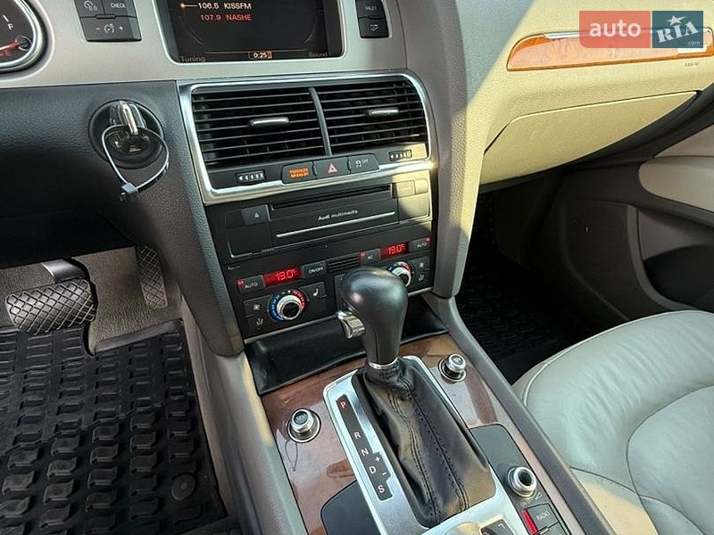 Позашляховик / Кросовер Audi Q7 2011 в Києві