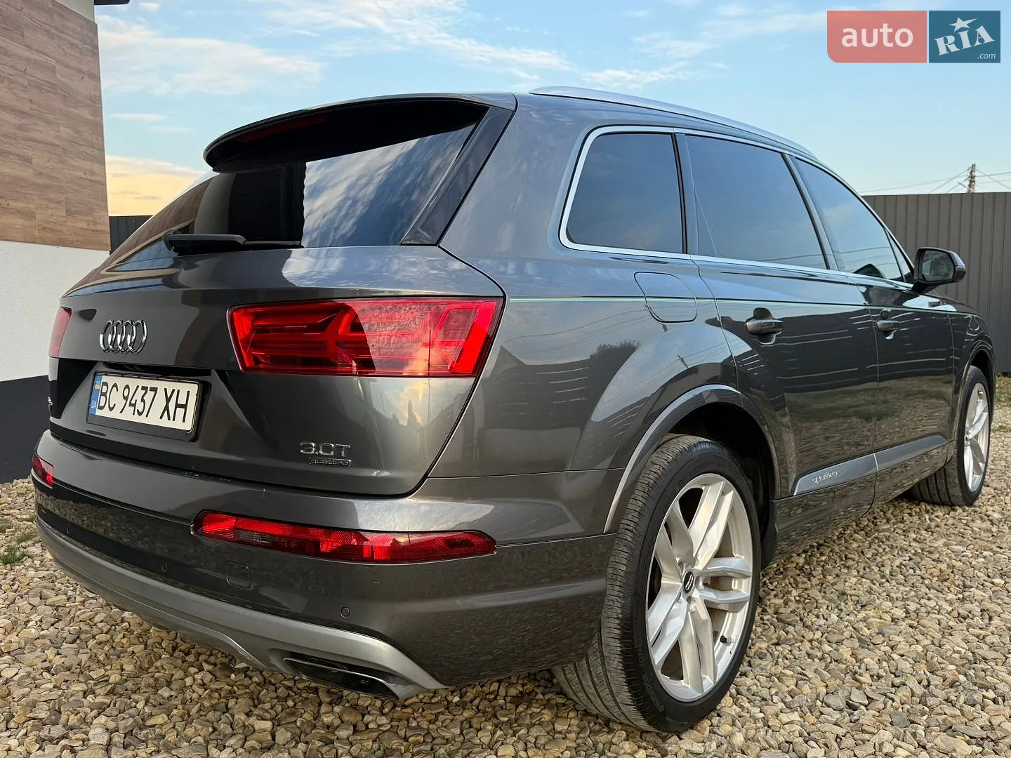 Audi Q7 2018 VIN WA1VAAF77JD032140 фото оголошення 16 з 117
