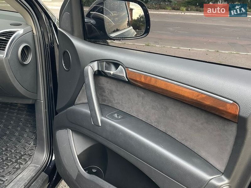 Позашляховик / Кросовер Audi Q7 2012 в Києві