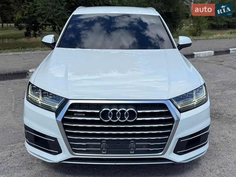 Внедорожник / Кроссовер Audi Q7 2016 в Днепре