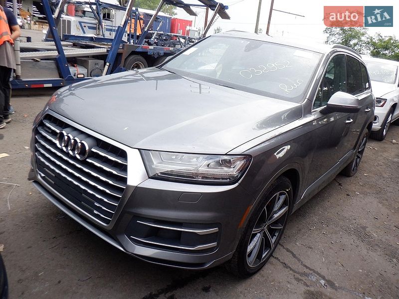 Позашляховик / Кросовер Audi Q7 2017 в Києві