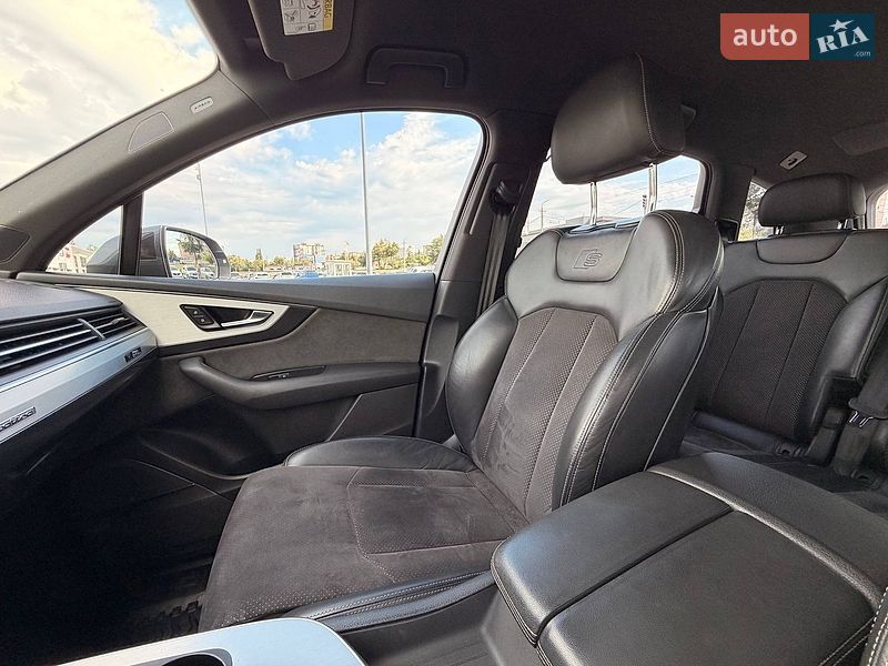 Позашляховик / Кросовер Audi Q7 2016 в Кривому Розі