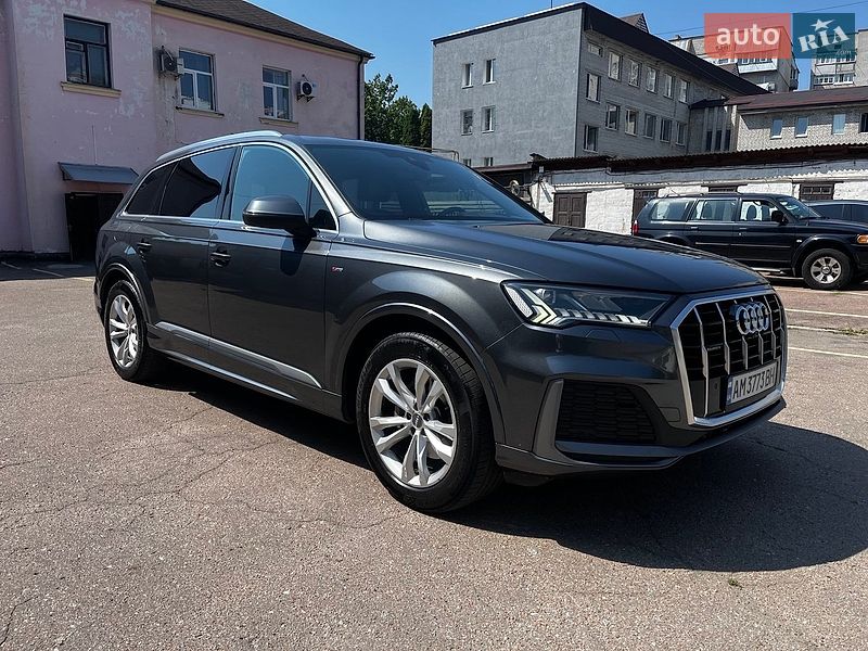 Позашляховик / Кросовер Audi Q7 2020 в Житомирі