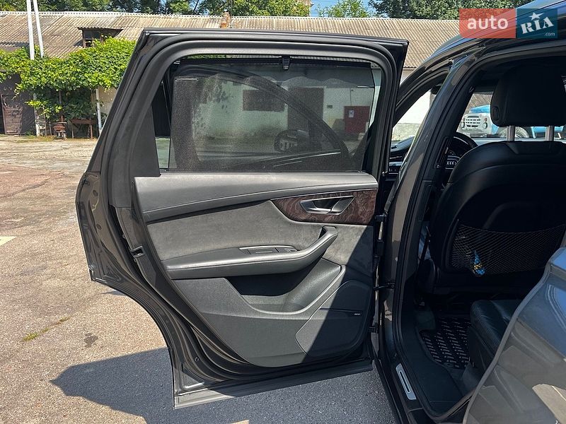 Позашляховик / Кросовер Audi Q7 2020 в Житомирі