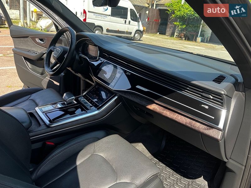 Позашляховик / Кросовер Audi Q7 2020 в Житомирі