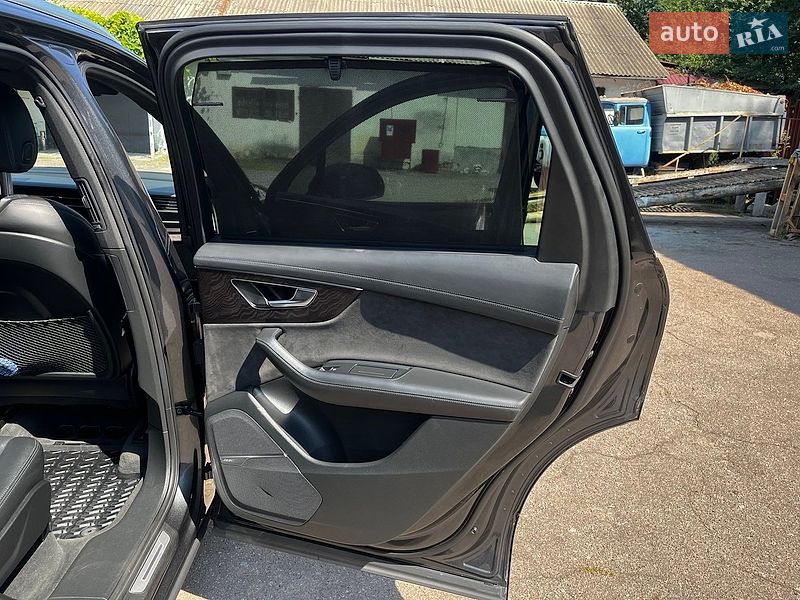 Позашляховик / Кросовер Audi Q7 2020 в Житомирі