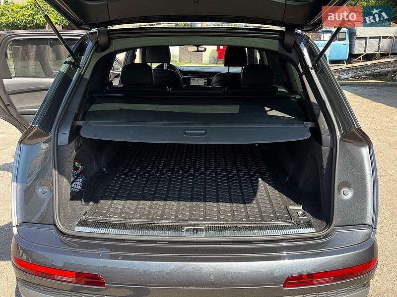 Позашляховик / Кросовер Audi Q7 2020 в Житомирі