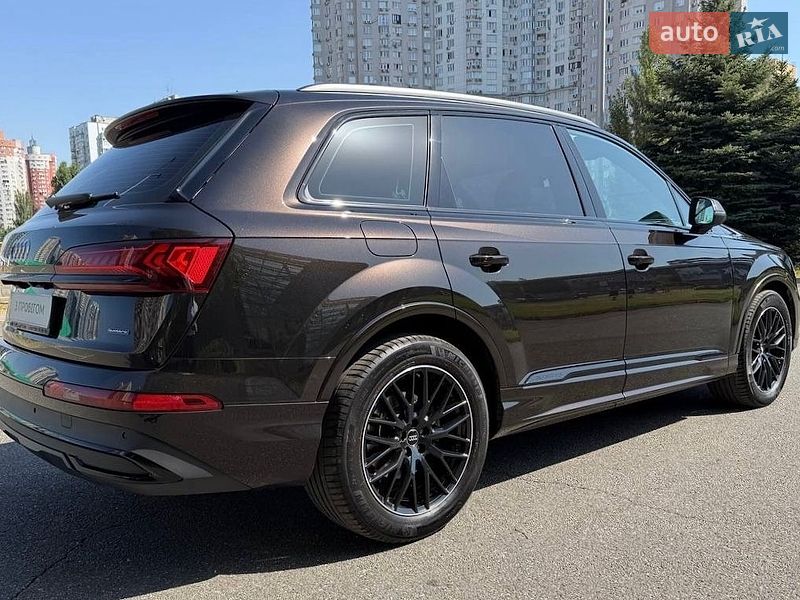 Позашляховик / Кросовер Audi Q7 2023 в Києві