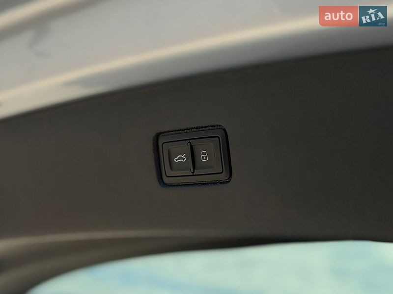 Внедорожник / Кроссовер Audi Q7 2015 в Киеве