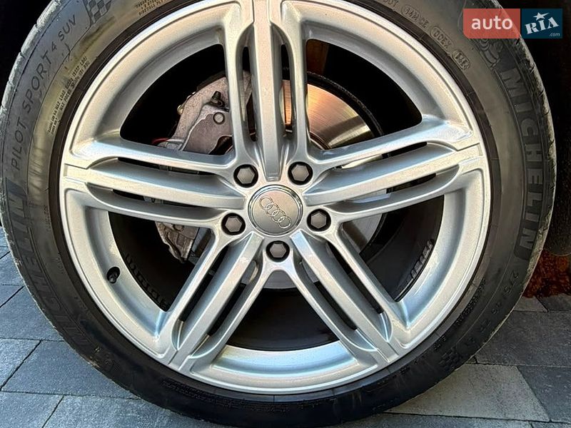 Внедорожник / Кроссовер Audi Q7 2014 в Золочеве