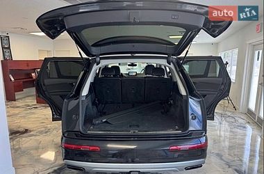 Позашляховик / Кросовер Audi Q7 2017 в Мукачевому