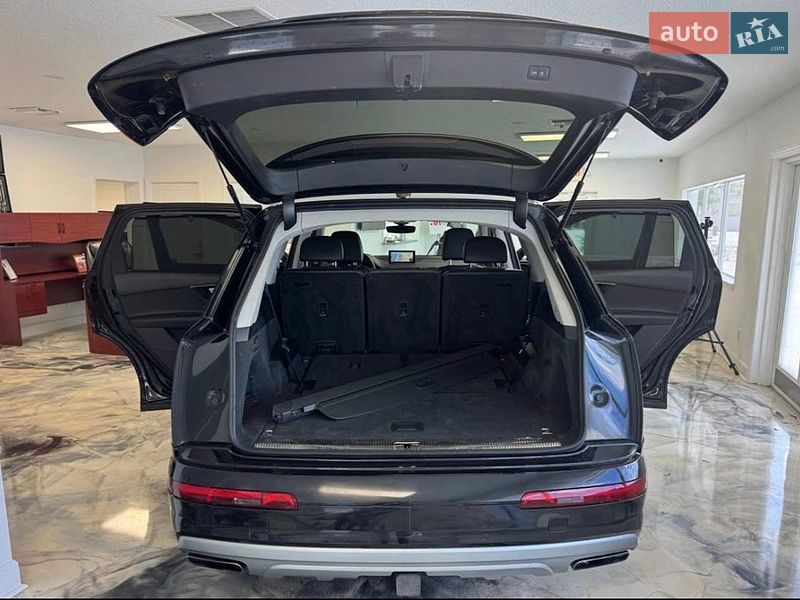 Позашляховик / Кросовер Audi Q7 2017 в Мукачевому
