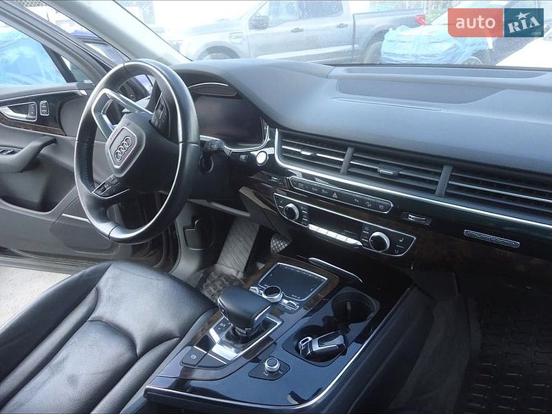 Позашляховик / Кросовер Audi Q7 2017 в Мукачевому