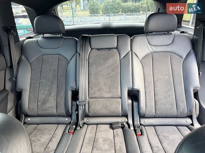 Позашляховик / Кросовер Audi Q7 2018 в Києві фото 30 Позашляховик / Кросовер Audi Q7 2018 в Києві