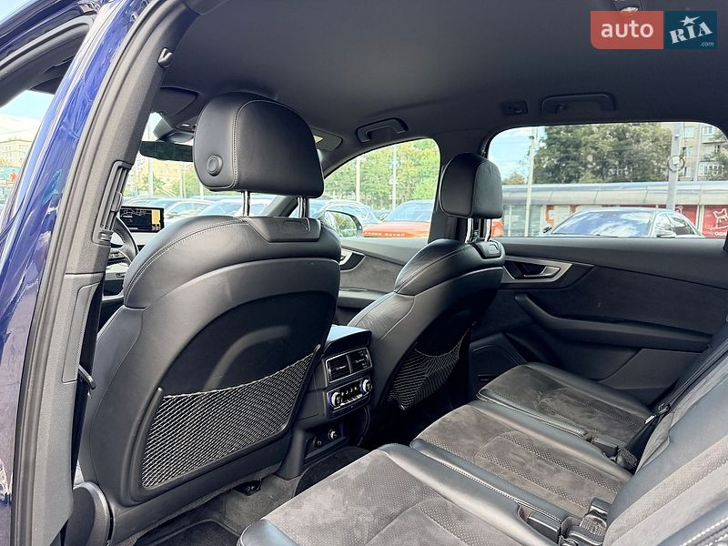 Позашляховик / Кросовер Audi Q7 2018 в Києві фото 36 Позашляховик / Кросовер Audi Q7 2018 в Києві