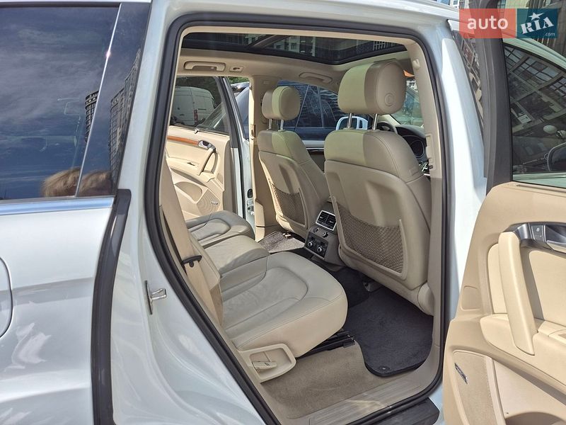Внедорожник / Кроссовер Audi Q7 2013 в Киеве