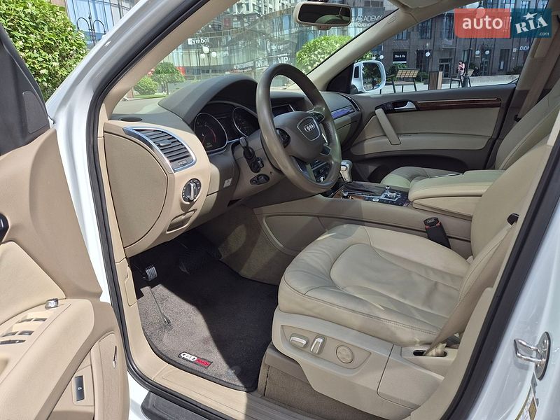 Внедорожник / Кроссовер Audi Q7 2013 в Киеве