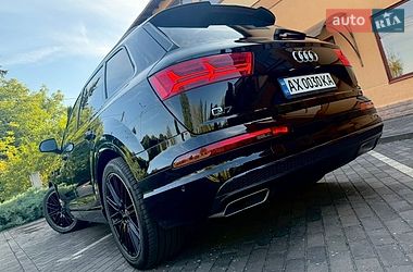 Позашляховик / Кросовер Audi Q7 2018 в Береговому