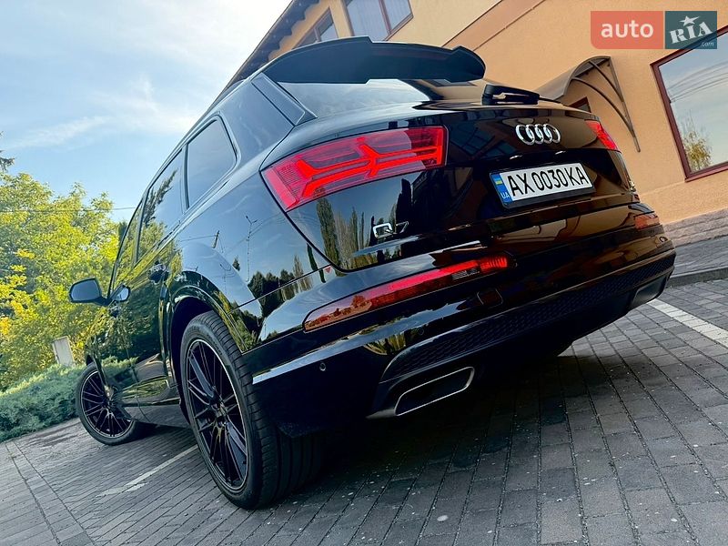 Позашляховик / Кросовер Audi Q7 2018 в Береговому