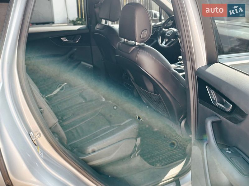 Внедорожник / Кроссовер Audi Q7 2017 в Киеве