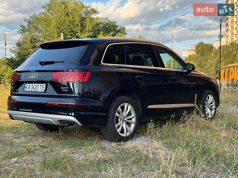 Внедорожник / Кроссовер Audi Q7 2016 в Киеве