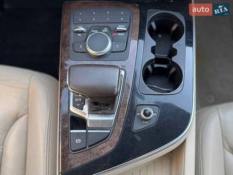 Внедорожник / Кроссовер Audi Q7 2016 в Киеве