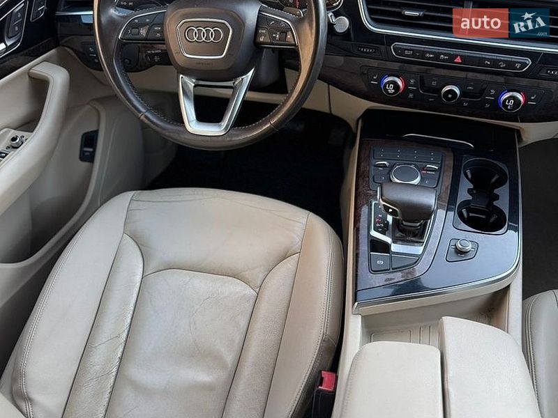 Внедорожник / Кроссовер Audi Q7 2016 в Киеве