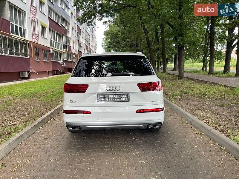 Позашляховик / Кросовер Audi Q7 2017 в Полтаві
