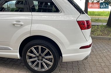 Позашляховик / Кросовер Audi Q7 2017 в Полтаві