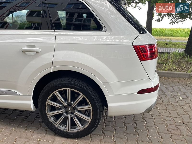 Позашляховик / Кросовер Audi Q7 2017 в Полтаві