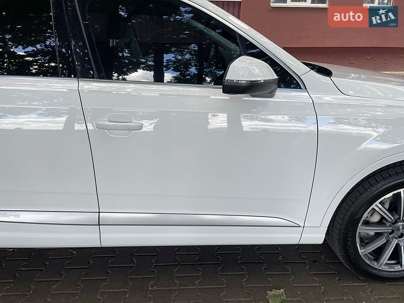 Позашляховик / Кросовер Audi Q7 2017 в Полтаві