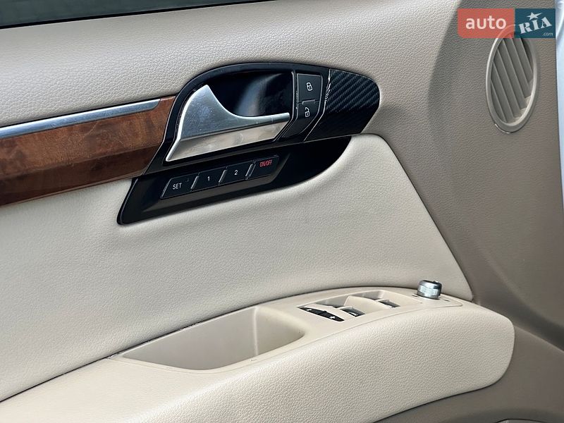 Позашляховик / Кросовер Audi Q7 2006 в Ужгороді