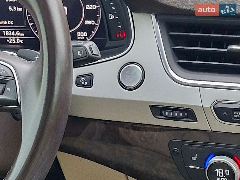 Позашляховик / Кросовер Audi Q7 2017 в Львові