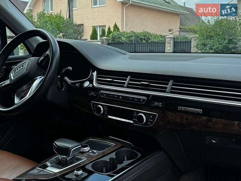 Позашляховик / Кросовер Audi Q7 2017 в Києві