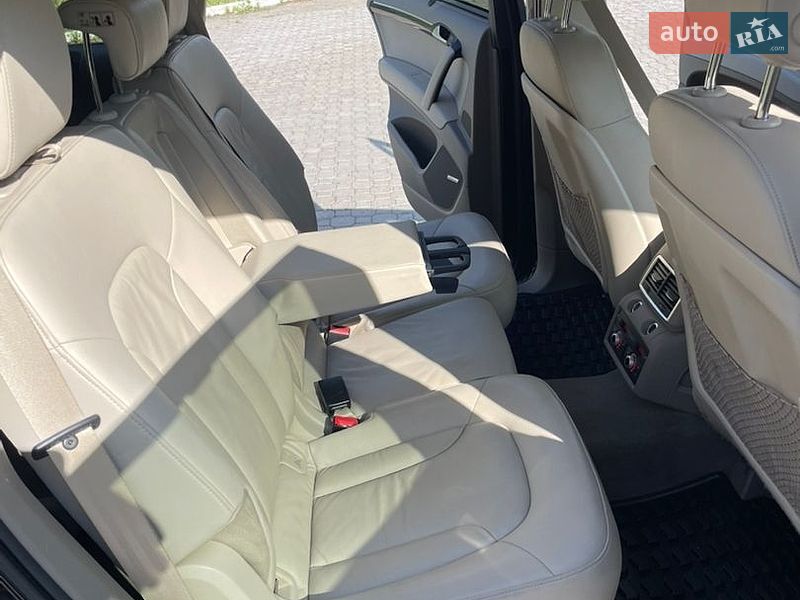 Внедорожник / Кроссовер Audi Q7 2013 в Одессе