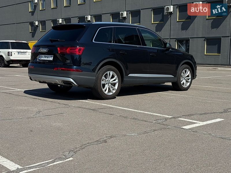 Позашляховик / Кросовер Audi Q7 2016 в Києві