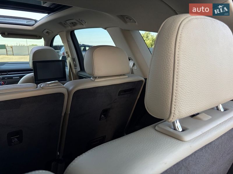 Внедорожник / Кроссовер Audi Q7 2016 в Киеве